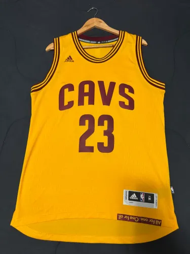 Regata Jersey Cleveland Cavaliers James 23 - M
