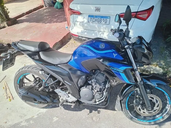 Vendo Fazer 250