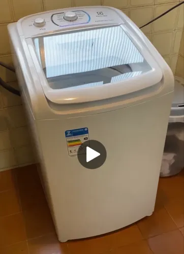 Vende-se máquina 
