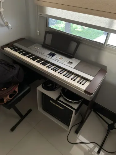 Piano Digital Yamaha DGX640