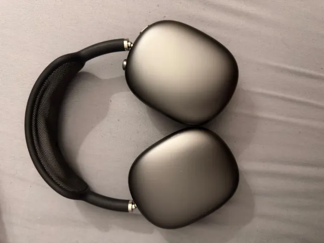 Apple AirPods max Lightning space gray