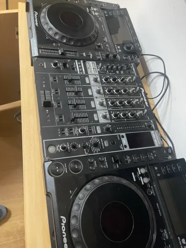 CDJ2000 e DJM800