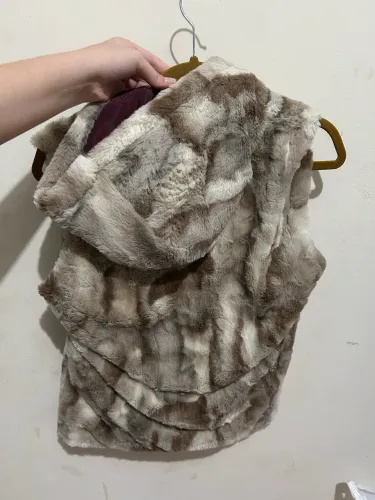 Jaqueta de pelos aveludada