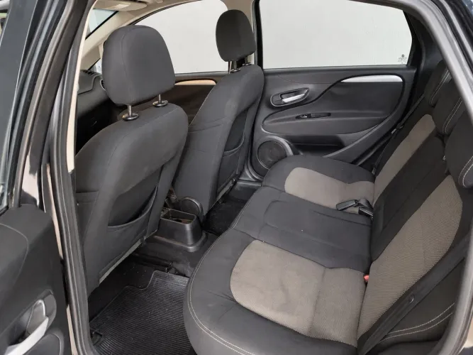 Fiat Linea Essence 1.8 Flex 16V 4P 2015