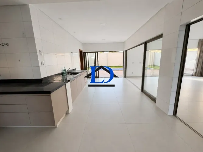 Imóvel de Alto Padrão com 4 Suítes e Piscina no Residencial Goiânia Golfe Clube, Goiânia-G