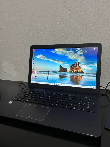 NOTEBOOK ASUS CONSERVADO