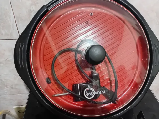 Grill  sem uso marca mondial 127w