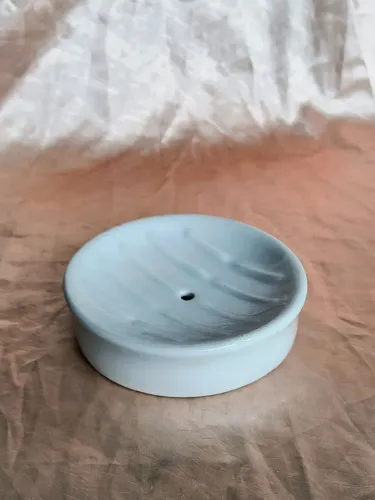 saboneteira branca em porcelana antiga antiquario decoração vintage banheiro casa cozinha