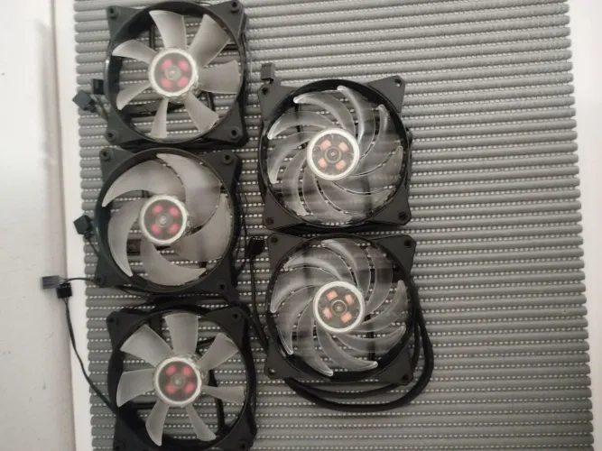 5 fans cooler master