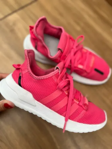 Tênis adidas infantil