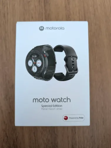 Smartwatch Moto Watch Powered by Polar
