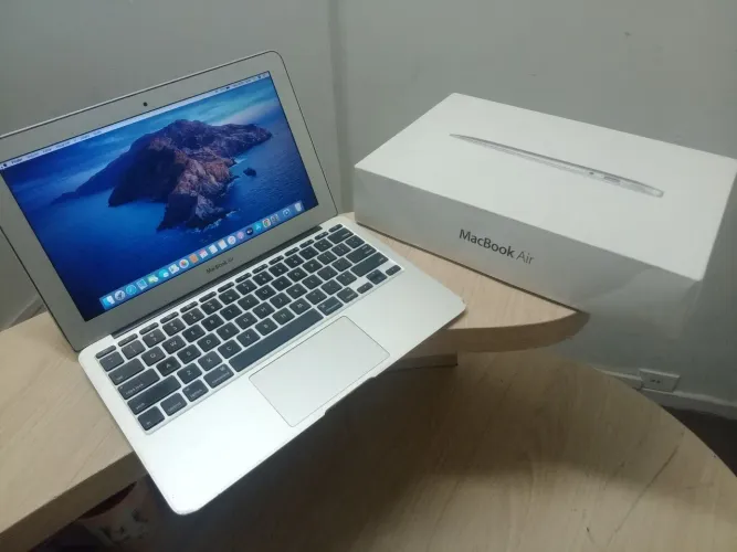 MacBook air 11/Core i5/SSD 128gb/4gb DDR3/Perfeito funcionamento 