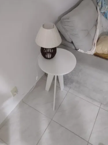 Mesa de canto + abajur
