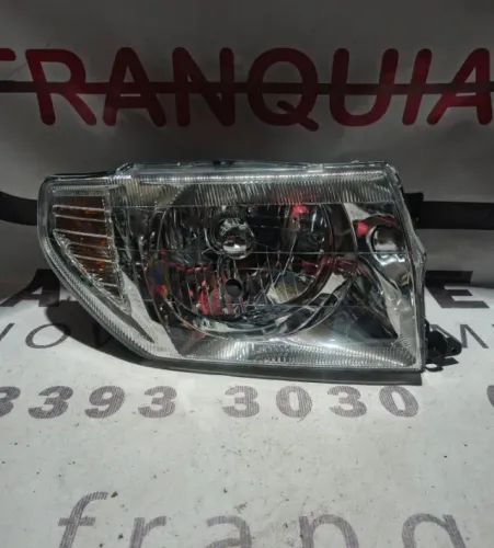 Farol dianteiro direito Pajero Tr4 2004-2006 novo original