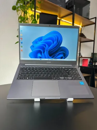 Notebook Samsung Book + Core i3 de 11th + SSD M2 256GB + 8GB DDR4 + Tela FullHD