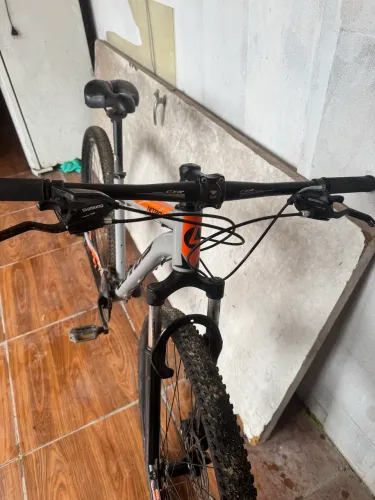 Vende-se bicicleta lótus aro 29 tam17