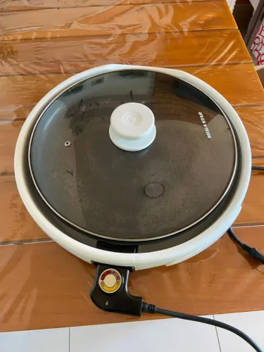 Panela elétrica grill.