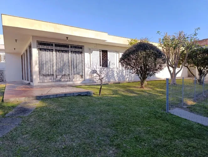 Casa de 4 dormitórios à venda em Capoeiras