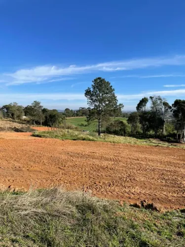 Oportunidade em Ibiúna: Terrenos de 1630m² em Condomínio Fechado