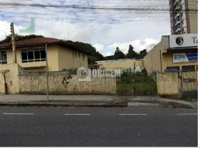 Terreno Estrutural na Av. Paraná