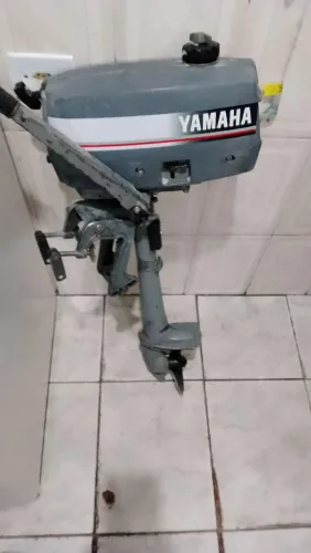 Motor de popa Yamaha 2 HP segundo dono