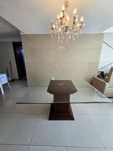 Mesa de jantar quadrada 8 lugares