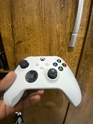 Controle XBOX SIMI NOVO SEM FIO.