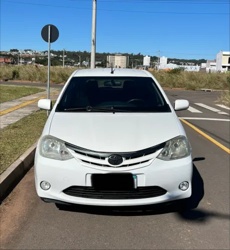 Toyota Etios XLS 1.5 Flex 16V 5P Mec. 2013
