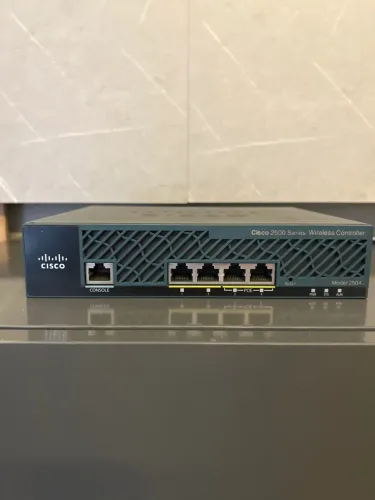 Controladora Cisco WLC 2504 (AIR-CT2504-K9 V03) - Sem Font