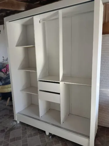 Vendo guarda roupa usado em boas condições montagem e entrega grátis em aparecida 