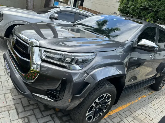 Toyota Hilux CD SRX Plus 4X4 2.8 TDI Die. Aut. 2024