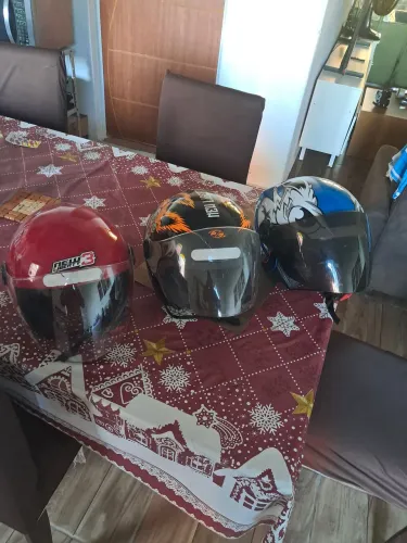 Vendo 3 capacetes