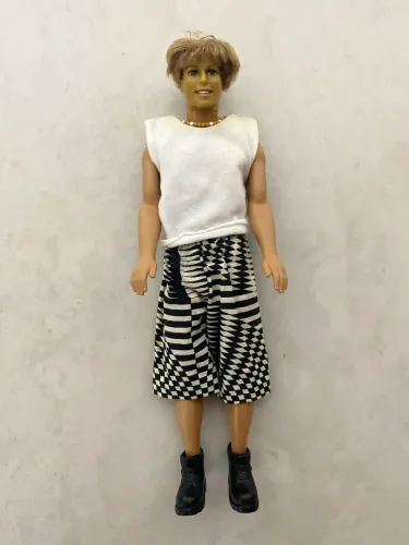 RARO Boneco Ken Mattel Anos 90 (Corpo 1968) - Completo com Bermuda Psicodélica