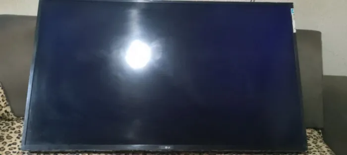 TV para retirada de peças