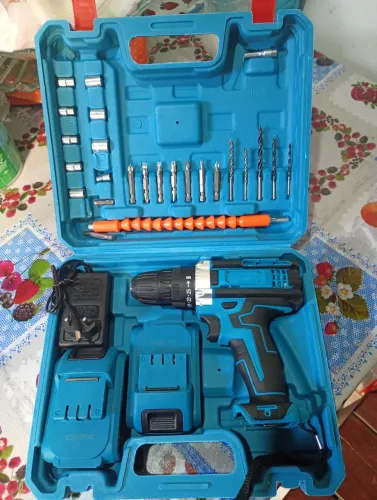 Vendo maleta completa de furadeira e parafusadeira