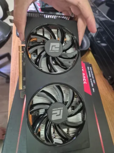 Placa de Vídeo AMD RX 5500 XT 4GB PowerColor - Ótimo estado