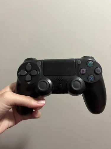 CONTROLE COMPATÍVEL COM PS4 COM DEFEITO (LER DESCRIÇÃO) ACEITO PROPOSTAS!