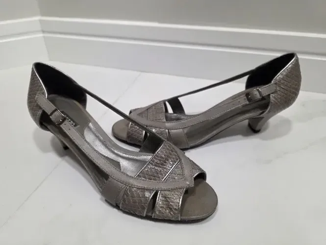 Sandália Feminina Arezzo Cinza 38 BR