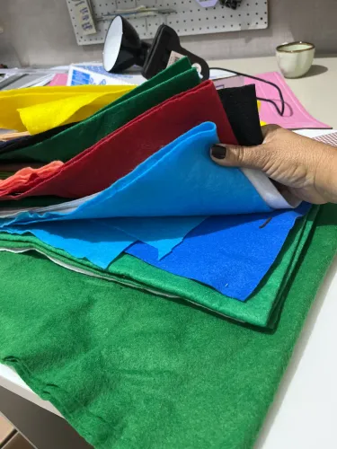 Retalhos de Feltro várias cores para seu artesanato