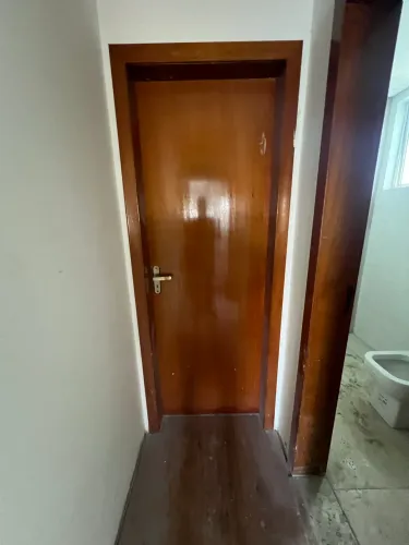 Porta de banheiro 60cm completa