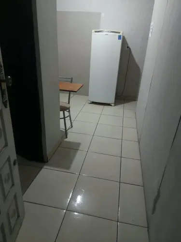 Aluga-se quarto em casa compartilha no sito cercado