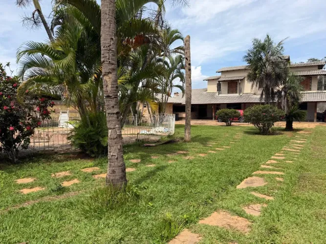  Casa à venda no Condomínio Entre Lagos! Lote vazado, casa excelente!!