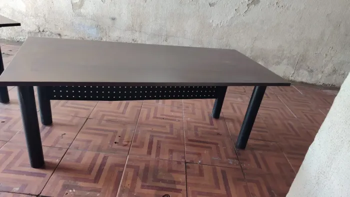Mesa 1.80x0.80 cm disponível