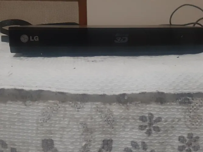 Blu-ray Player LG BP325 3D Full HD Usado + Controle Original + Cabo HDMI. Vendo barato