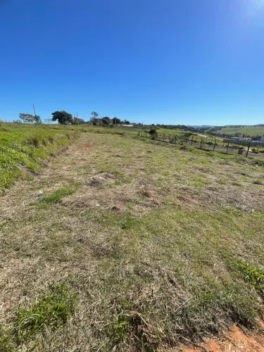 Terreno de mil metros quadrados na área rural