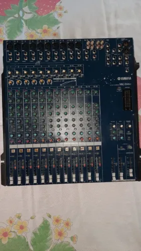 Mesa Yamaha 16 canais modelo MG166c toda revisada funcionando 100%
