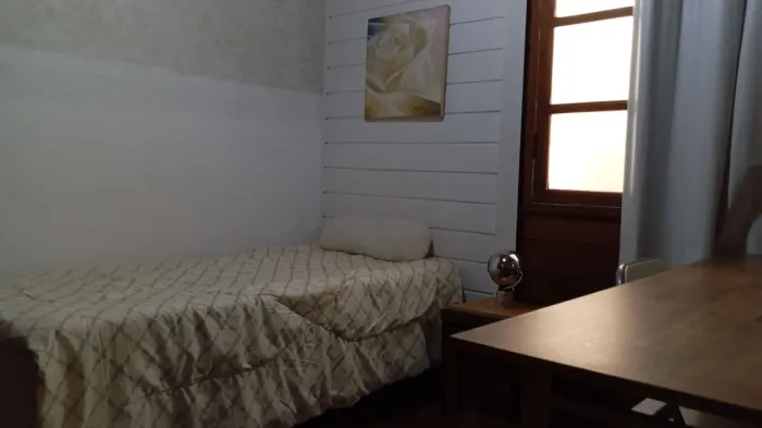 Quarto mobiliado próx shopping CG