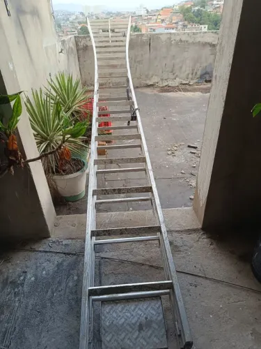 Escada de alumínio 40 degraus