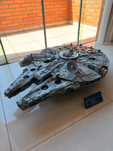 LEGO Star Wars Millennium Falcon UCS 75192 | 7.541 peças
