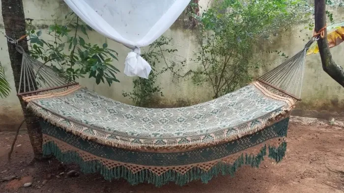 Rede de descanso larga, estilosa, confortável para seus momentos de lazer e descontraçao. 